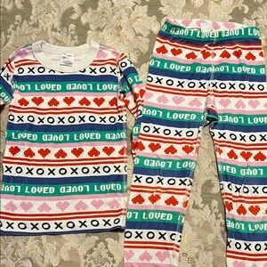 Hanna Andersson valentines 'Loved' Kids Pajama Set